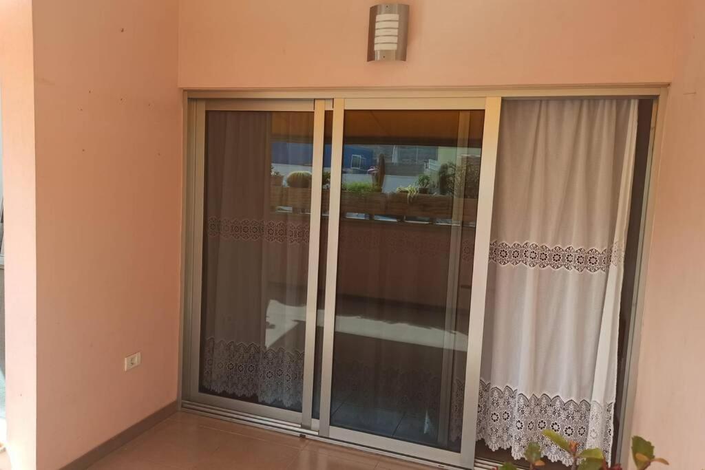Spacious Apartment Just Few Steps Of The Ocean In La Caleta Costa Adeje  Exteriér fotografie